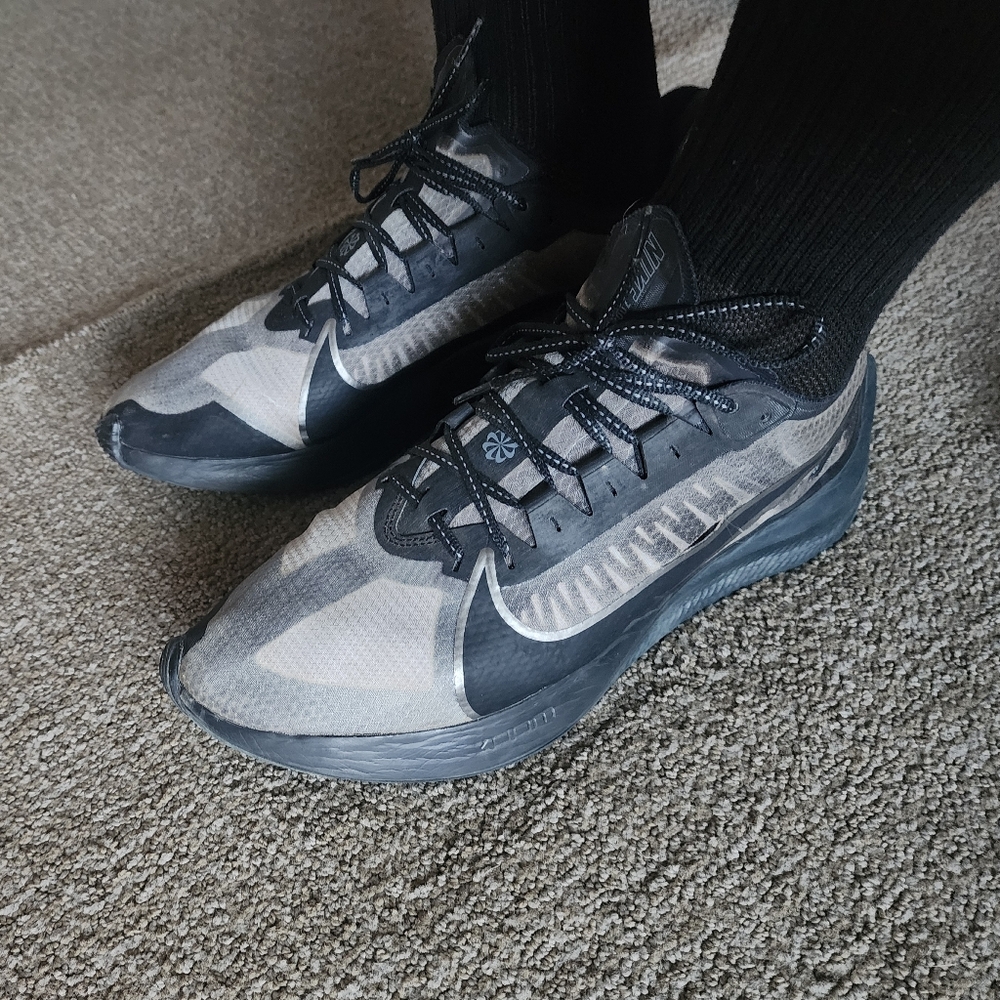 Nike Men's Black and Gray Running Shoes  Zoom Gravity